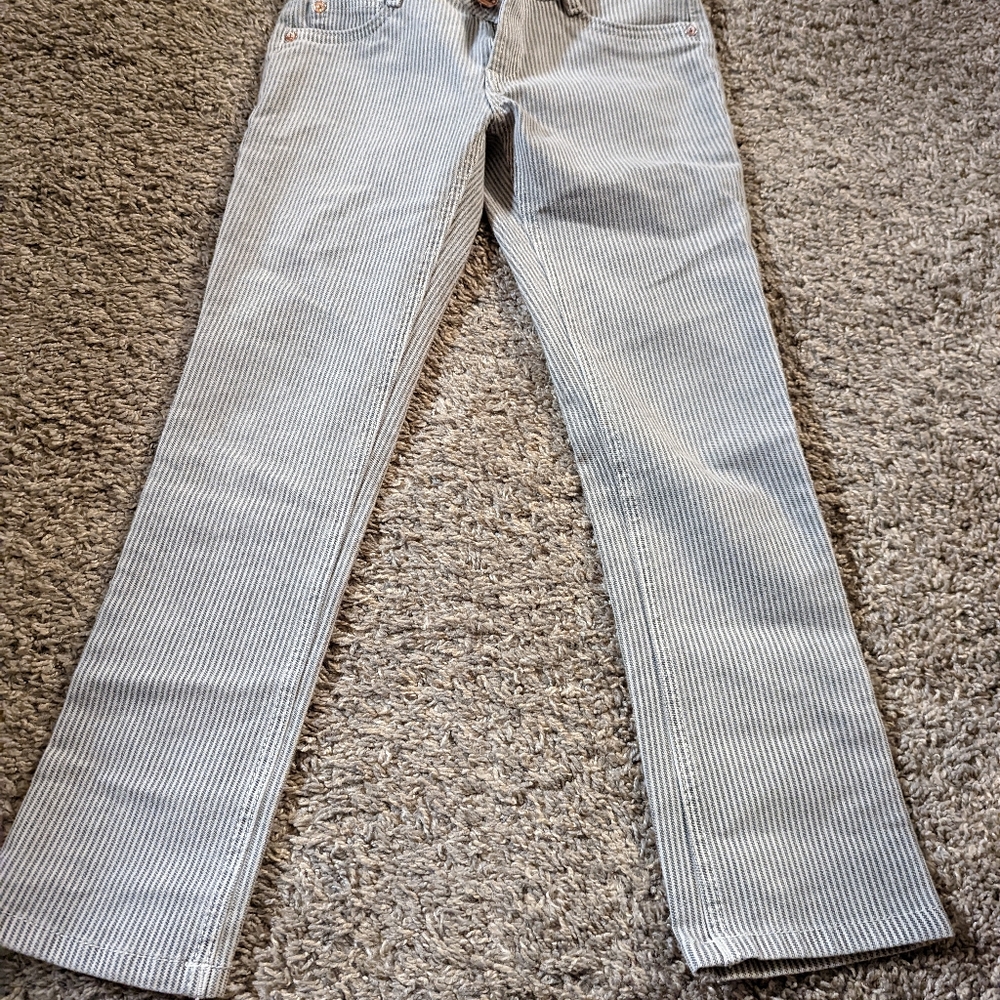 last sale.DL1961 pinstriped denim - Picture 9 of 10